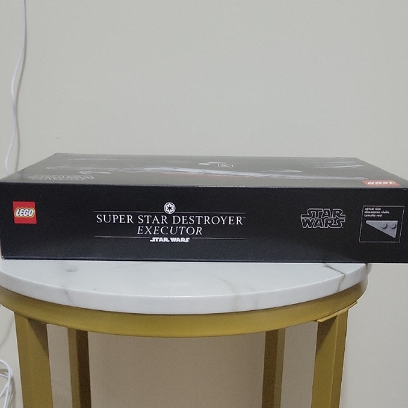 LEGO Star Wars Executor Super Star Destroyer - Picture 3 of 3